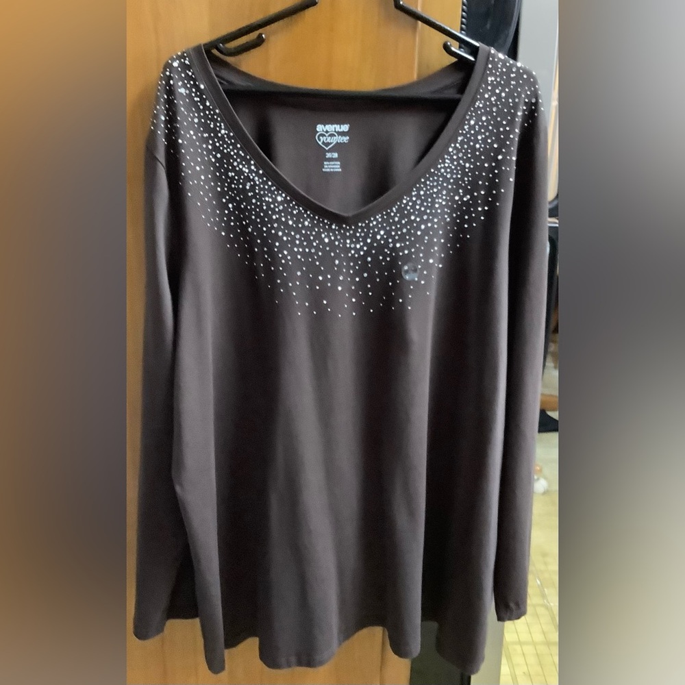New with tags Avenue 26/28 Chocolate Brown Your Tee Long sleeve Studded Top
